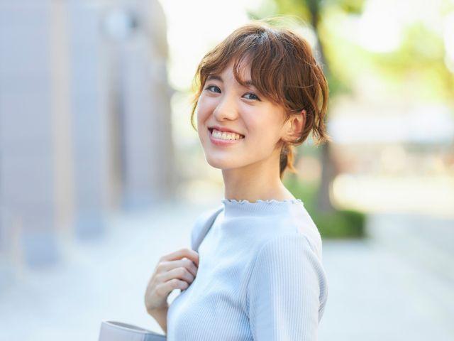 マインドリフレームで脳×心×生活習慣   の整え方をマスターした前向きな女性